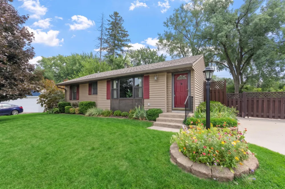 3951 Stacker Place White Bear, MN 55110