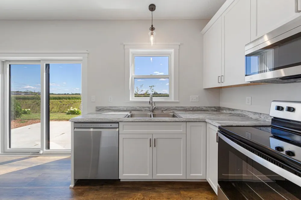 819 Viburnum Street Belle Plaine, MN 56011