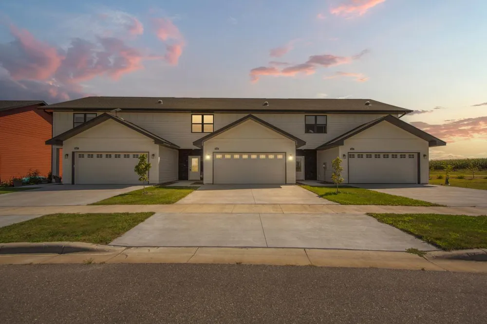 819 Viburnum Street Belle Plaine, MN 56011