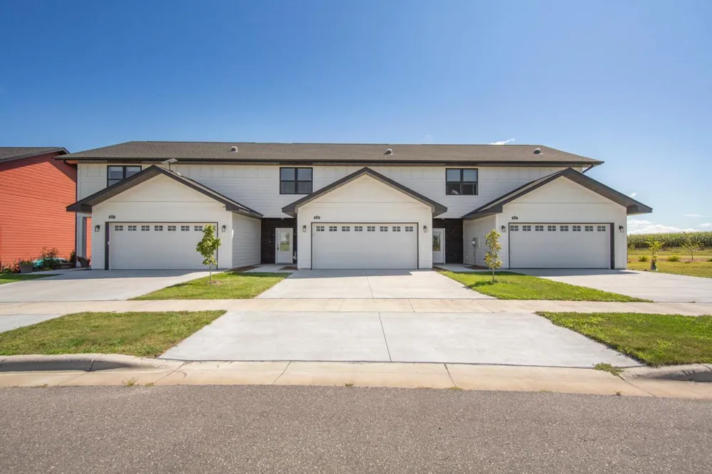 819 Viburnum Street Belle Plaine, MN 56011