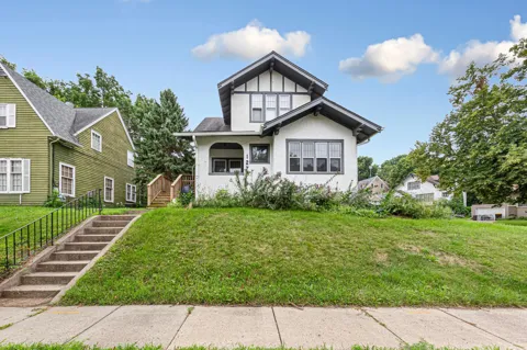 127 Lake Park Boulevard