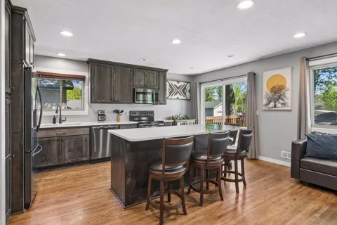 833 Oriole Drive