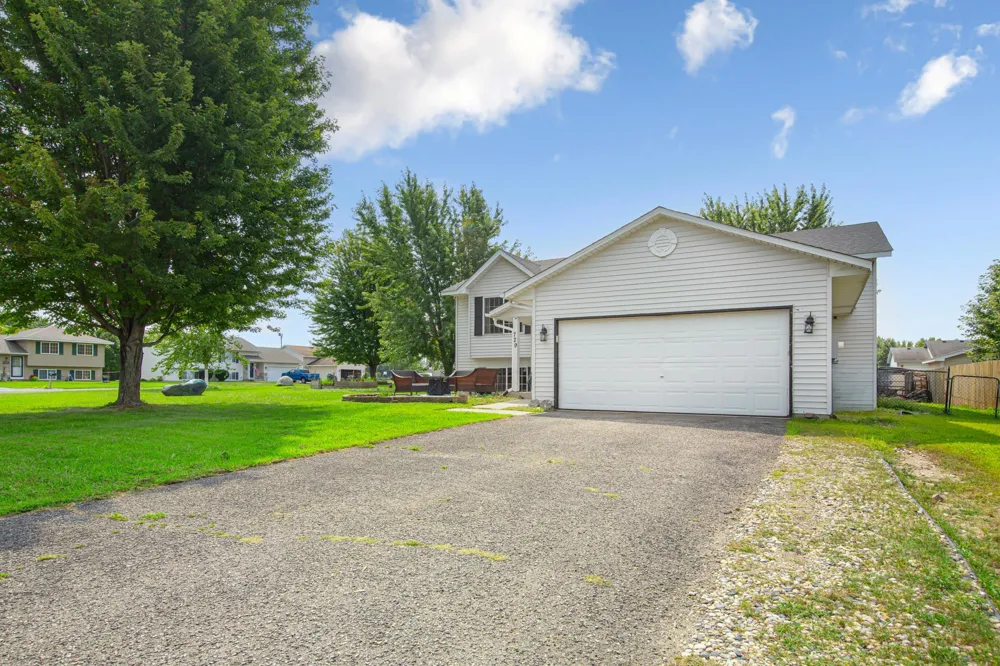 729 Heritage Lane Belle Plaine, MN 56011