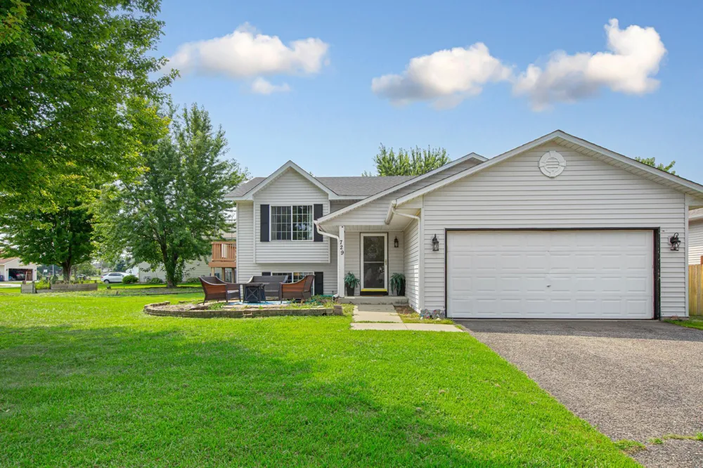 729 Heritage Lane Belle Plaine, MN 56011