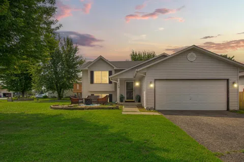 729 Heritage Lane