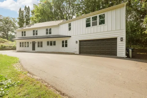 5111 Colonial Drive