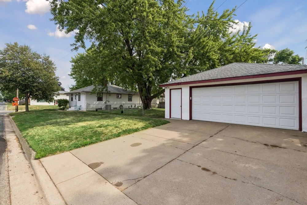 157 Poplar Street W South Saint Paul, MN 55075