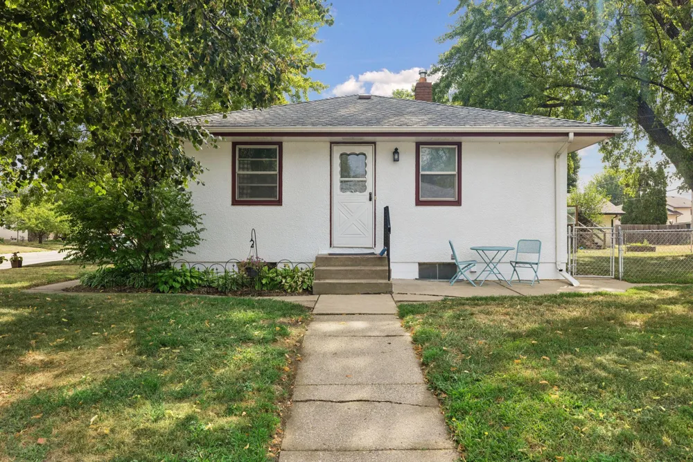 157 Poplar Street W South Saint Paul, MN 55075