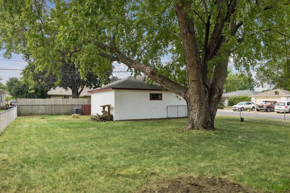 157 Poplar Street W South Saint Paul, MN 55075