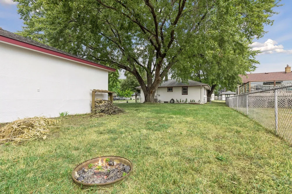 157 Poplar Street W South Saint Paul, MN 55075