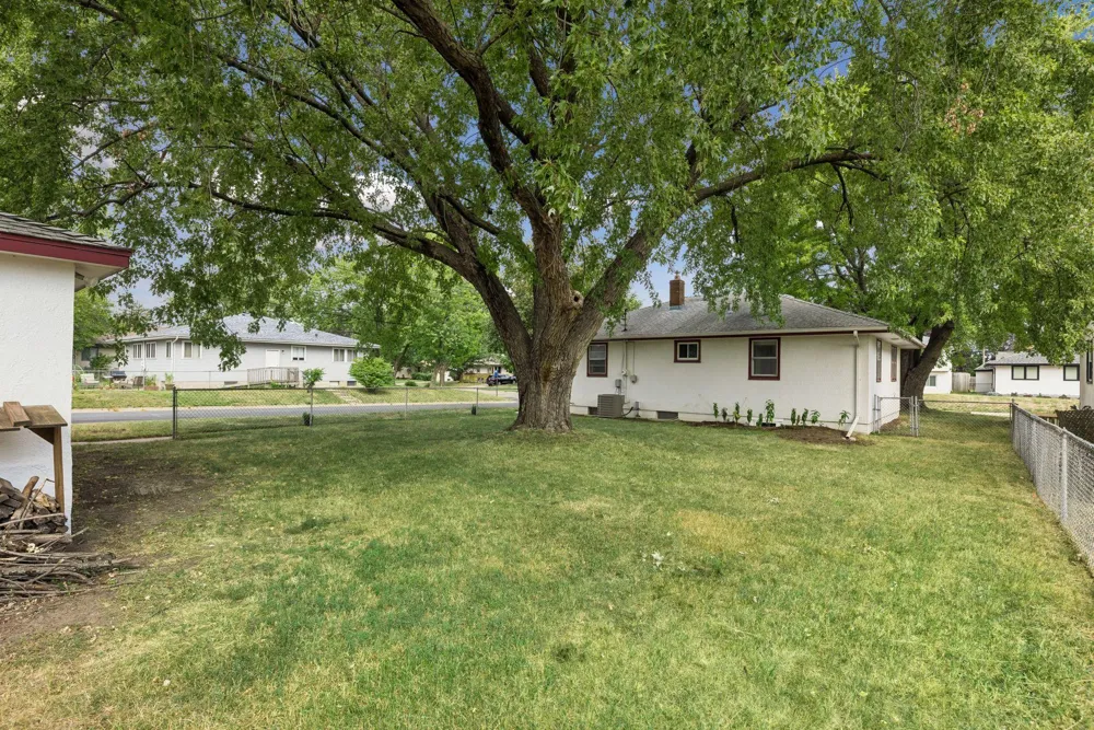 157 Poplar Street W South Saint Paul, MN 55075