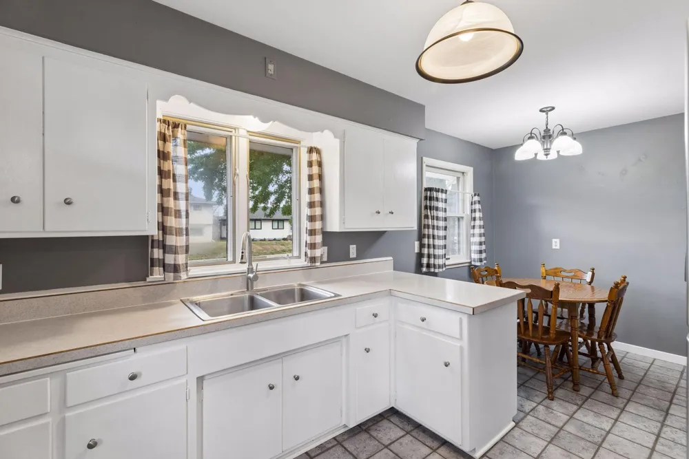 157 Poplar Street W South Saint Paul, MN 55075
