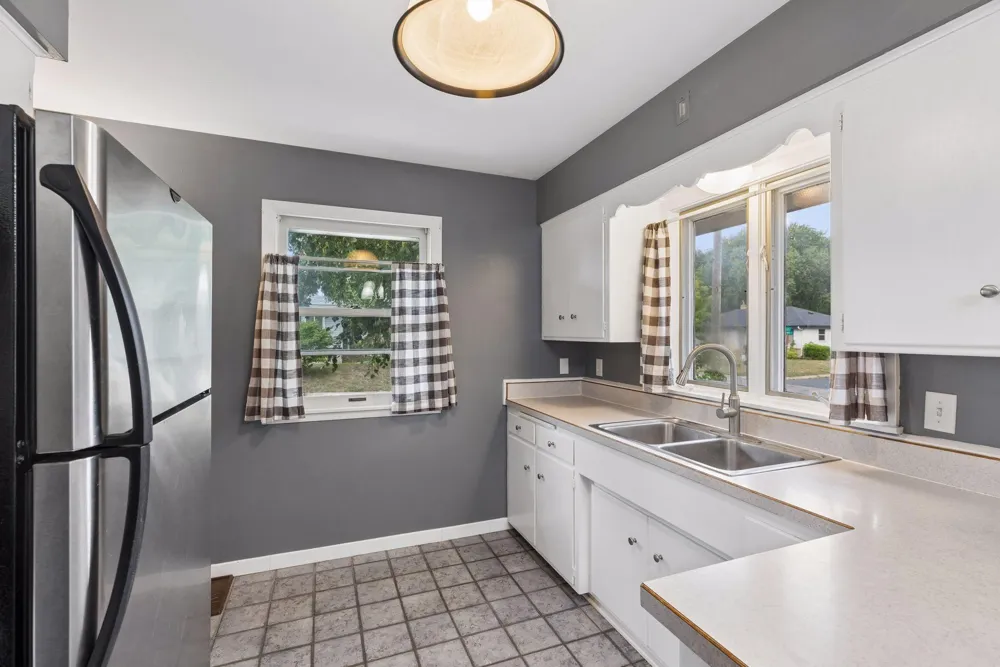 157 Poplar Street W South Saint Paul, MN 55075