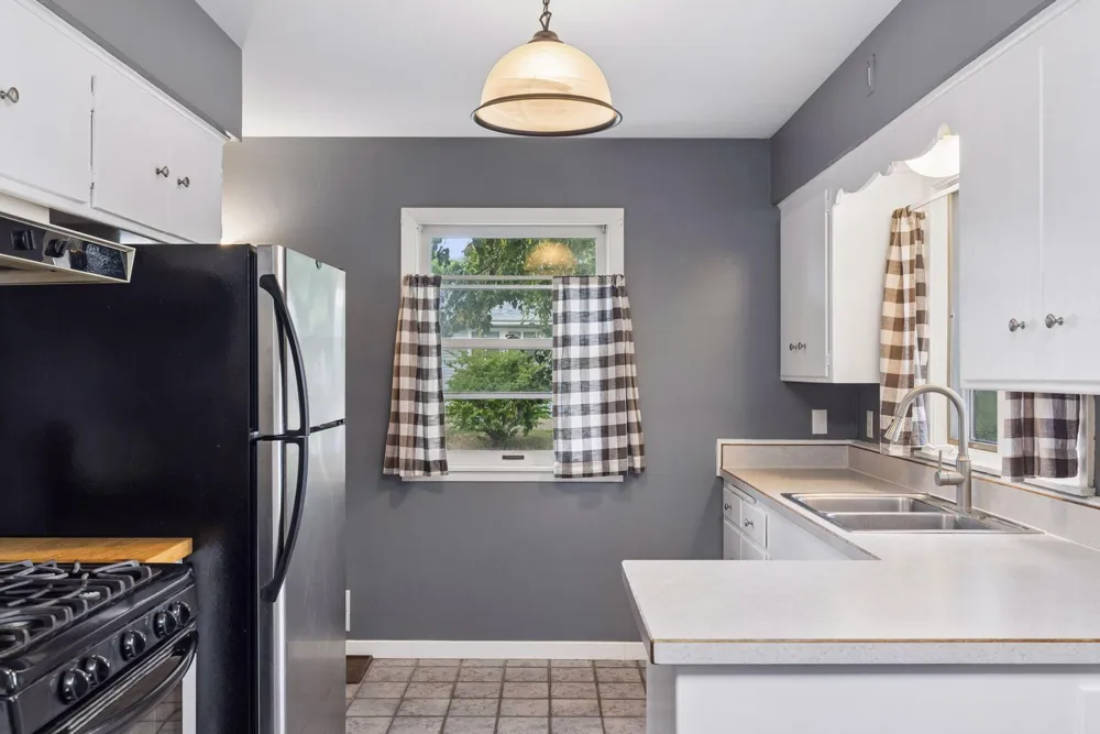 157 Poplar Street W South Saint Paul, MN 55075