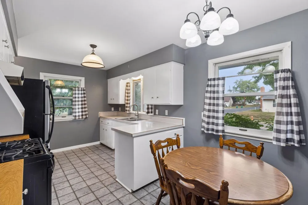 157 Poplar Street W South Saint Paul, MN 55075