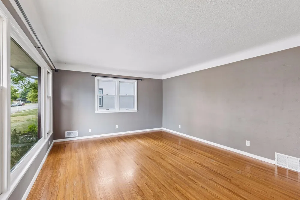 157 Poplar Street W South Saint Paul, MN 55075
