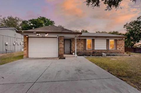 1513 Pelican Court