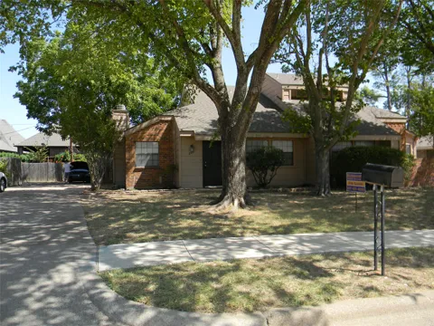 809 Windcrest Drive