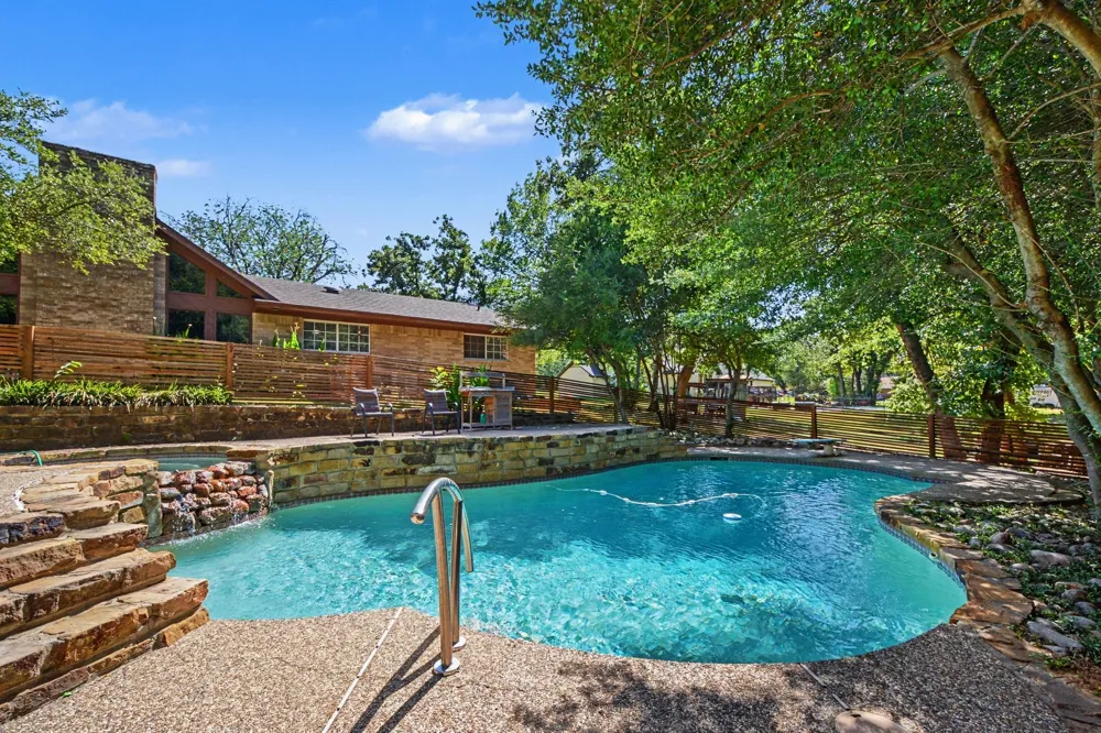 135 Creekside Drive Double Oak, TX 75077