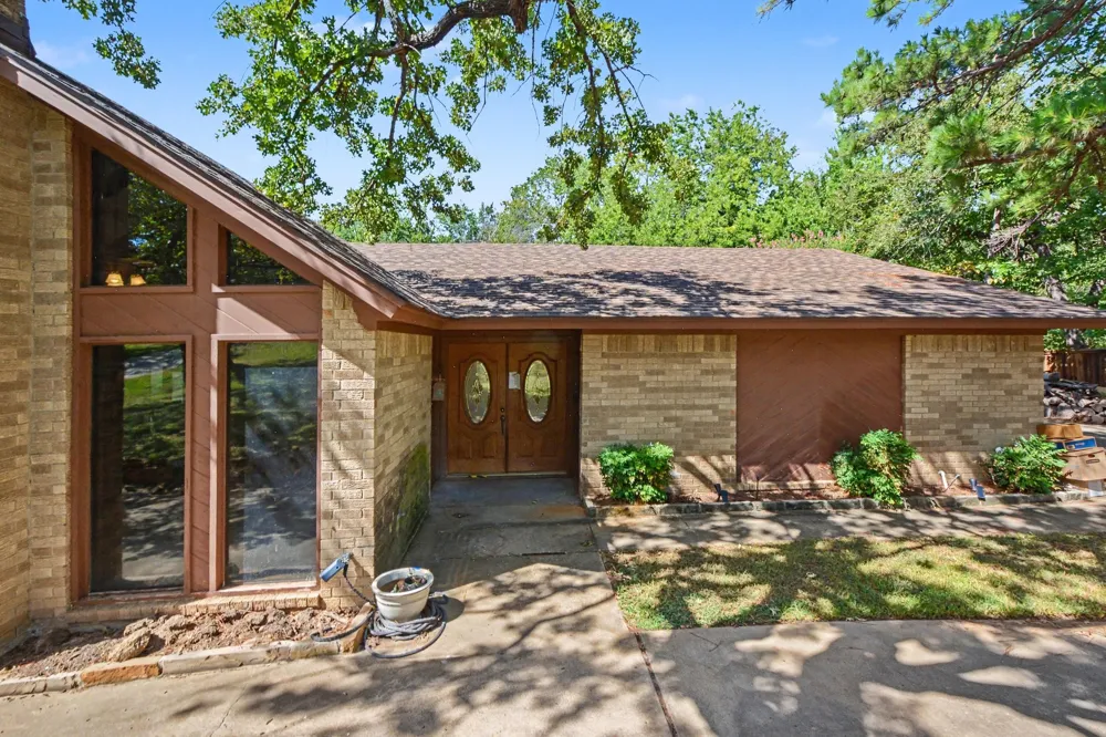 135 Creekside Drive Double Oak, TX 75077