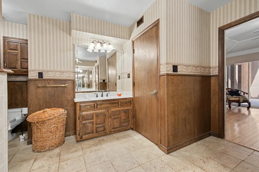 135 Creekside Drive Double Oak, TX 75077