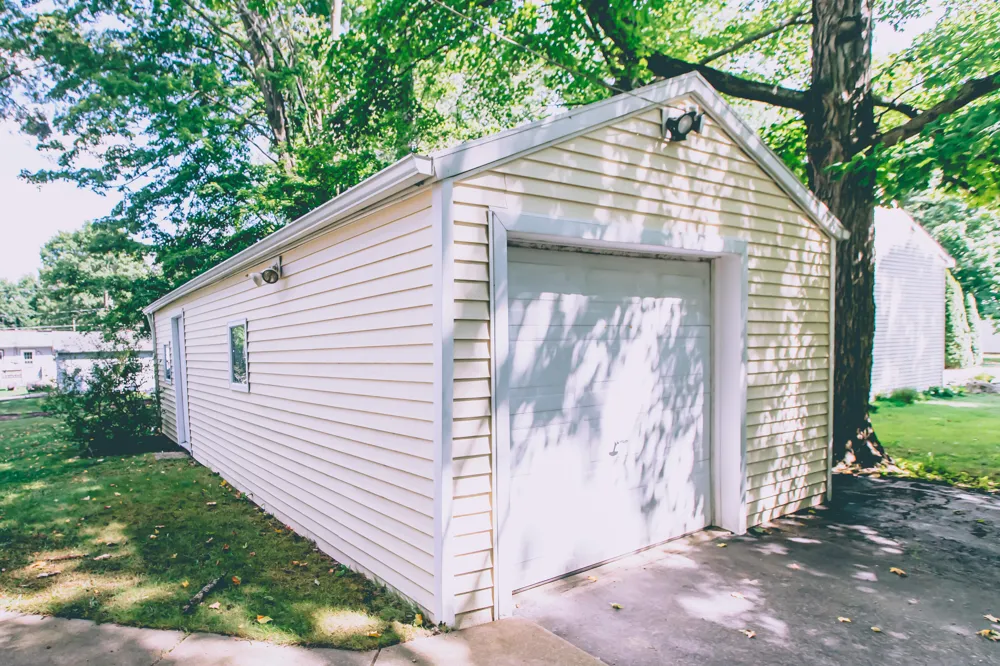 307 Railroad Street Leslie, MI 49251