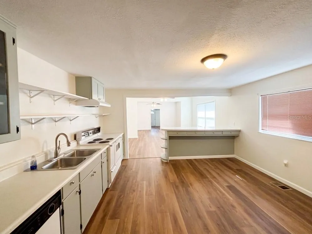 320 W BULLARD AVENUE Lake Wales, FL 33853