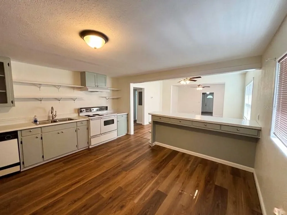 320 W BULLARD AVENUE Lake Wales, FL 33853