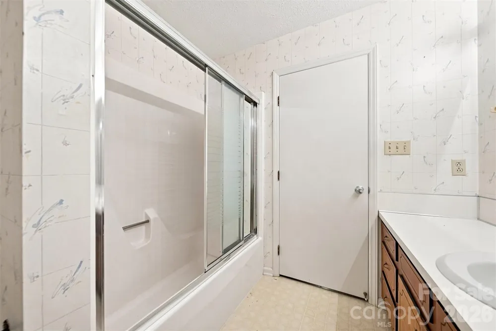 1330 5th Street NE #102 Hickory, NC 28601
