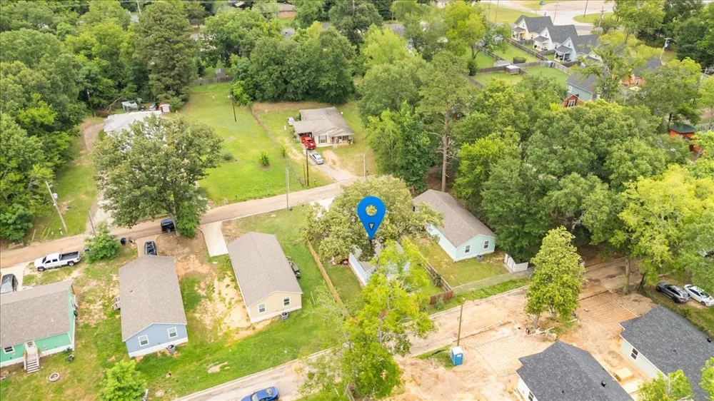 215 HULL STREET Gladewater, TX 75647