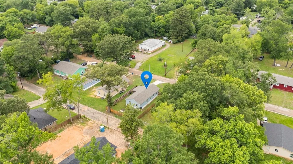 215 HULL STREET Gladewater, TX 75647