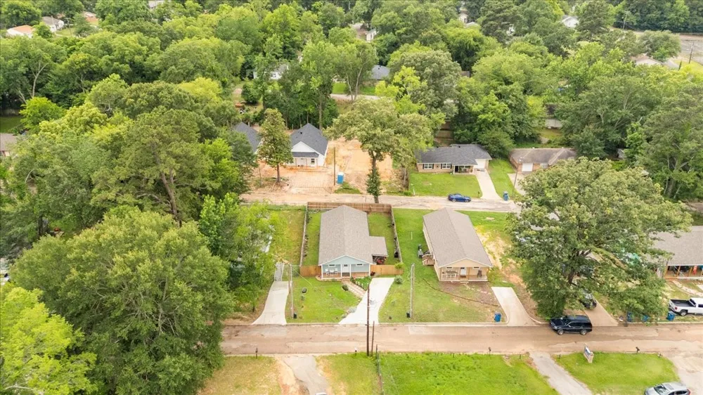 215 HULL STREET Gladewater, TX 75647