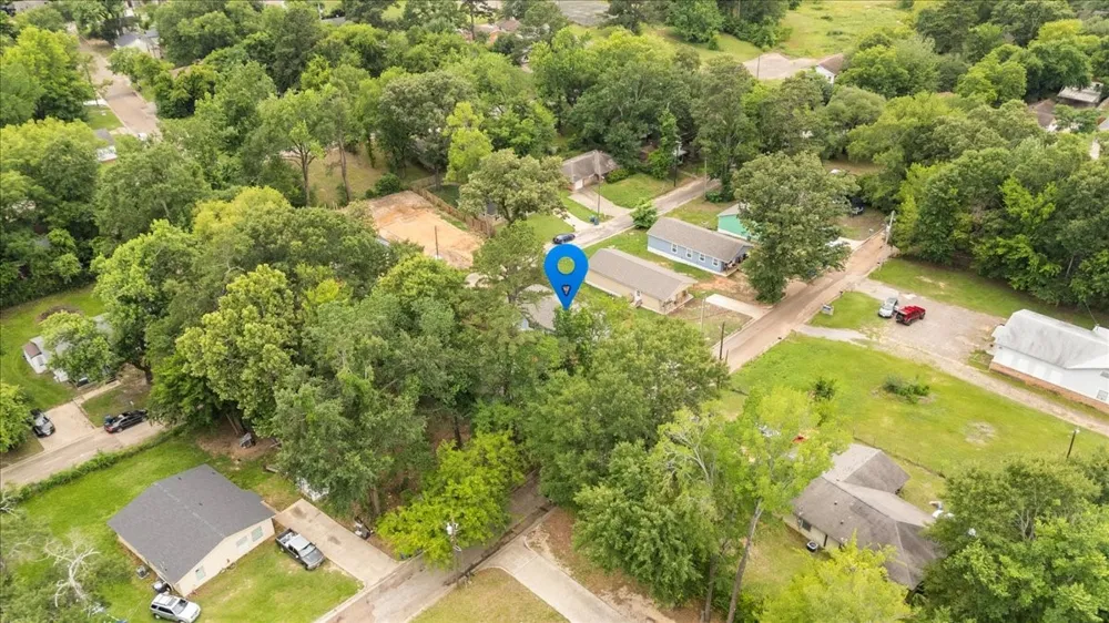 215 HULL STREET Gladewater, TX 75647