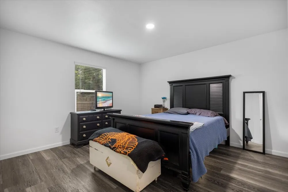 215 HULL STREET Gladewater, TX 75647