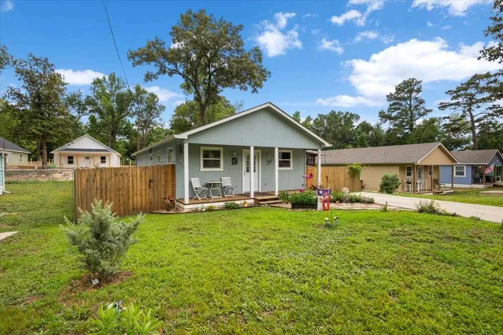 215 HULL STREET Gladewater, TX 75647