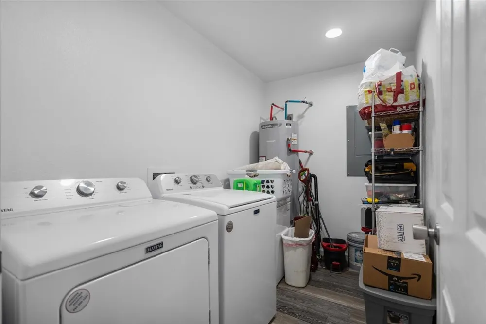 215 HULL STREET Gladewater, TX 75647