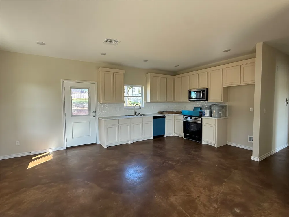 1882 County Road 1154 Lampasas, TX 76550