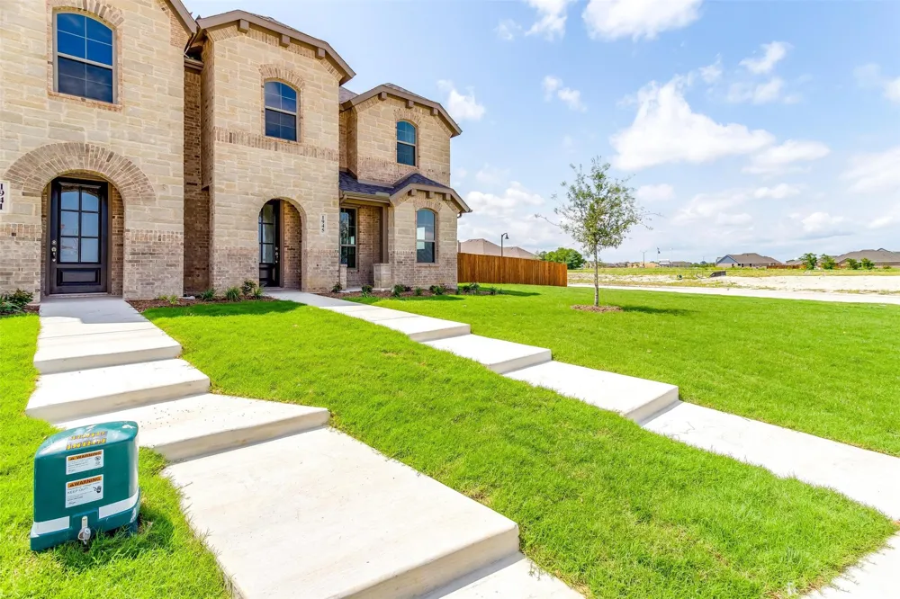 1533 Homeplace Circle Mansfield, TX 76063