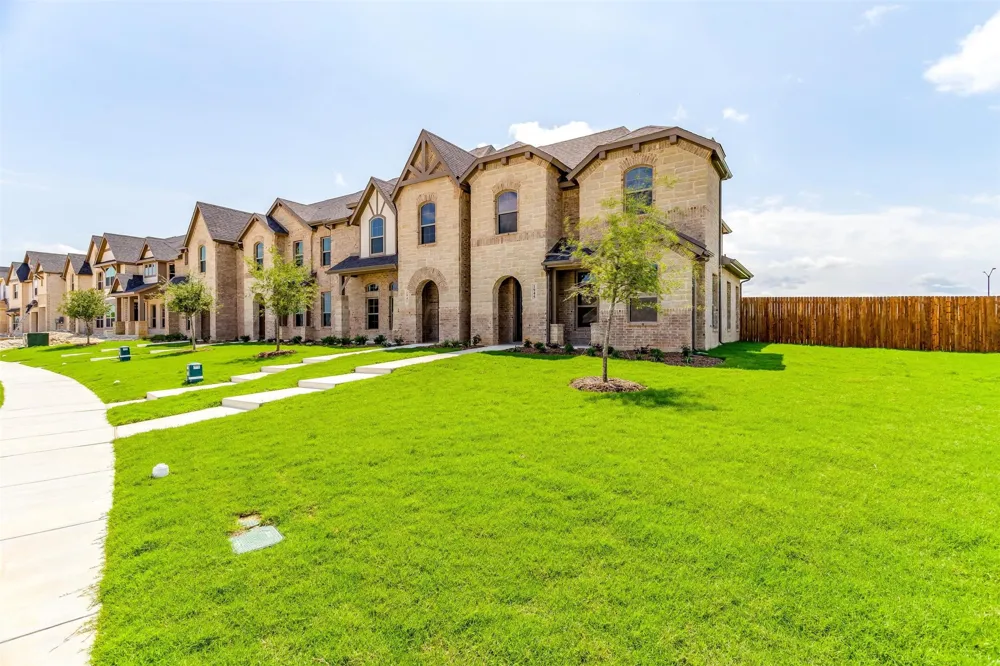 1533 Homeplace Circle Mansfield, TX 76063