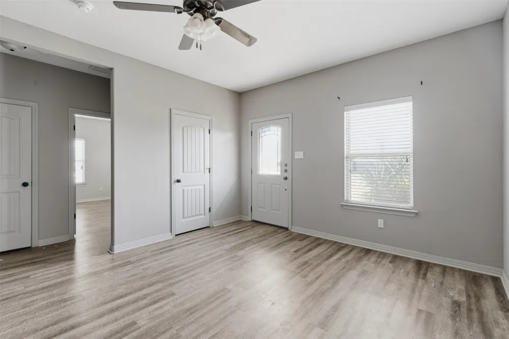 101 W Capps Street #D Rio Vista, TX 76093