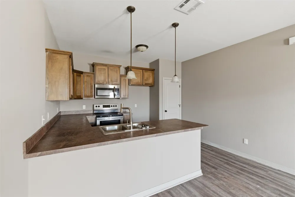 101 W Capps Street #D Rio Vista, TX 76093