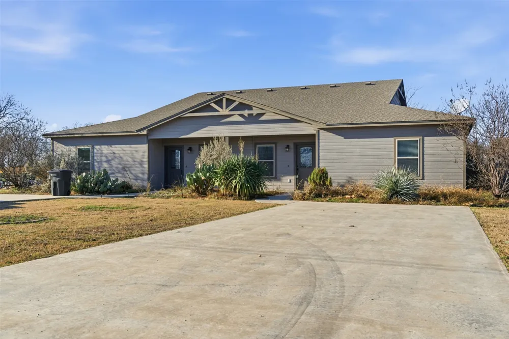 101 W Capps Street #D Rio Vista, TX 76093