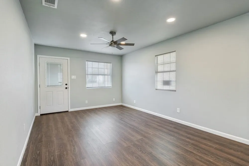 208 Coleman Street Mabank, TX 75147