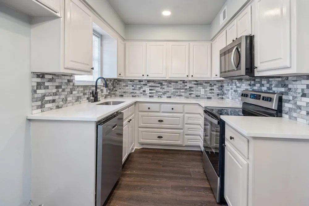 208 Coleman Street Mabank, TX 75147