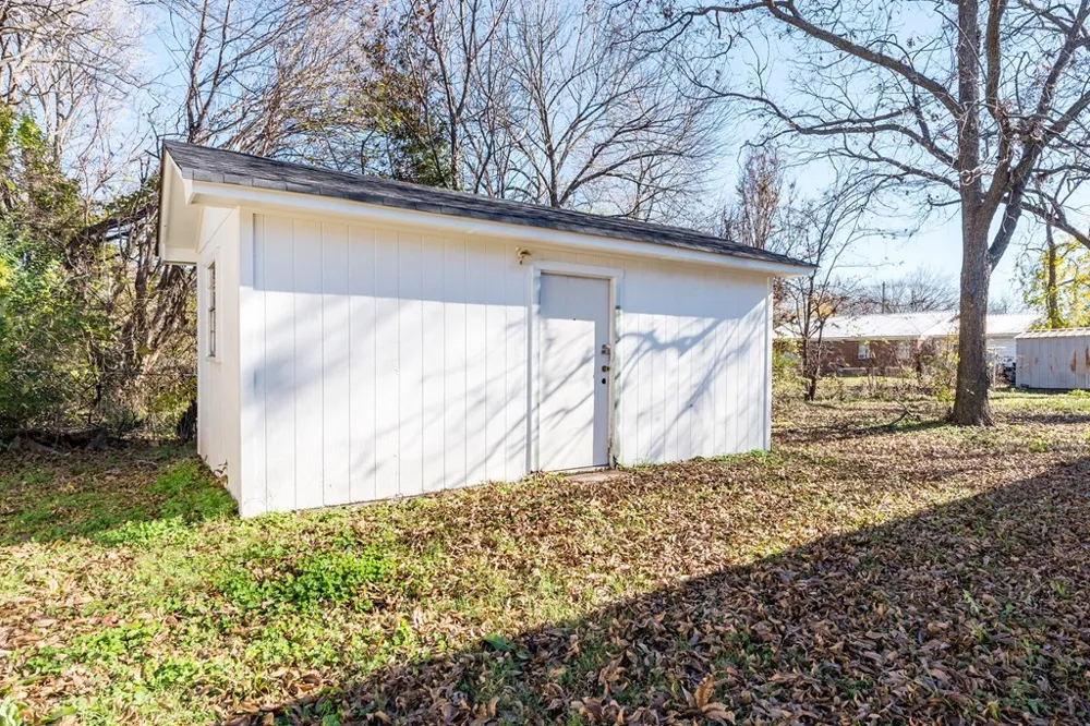 208 Coleman Street Mabank, TX 75147