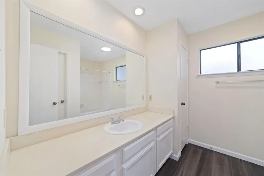 6611 Grandvale Drive Houston, TX 77072