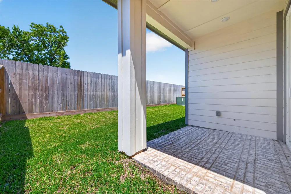 702 Sonfield Drive Stafford, TX 77477