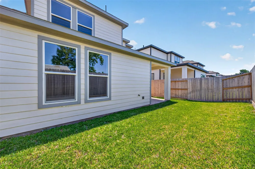 702 Sonfield Drive Stafford, TX 77477