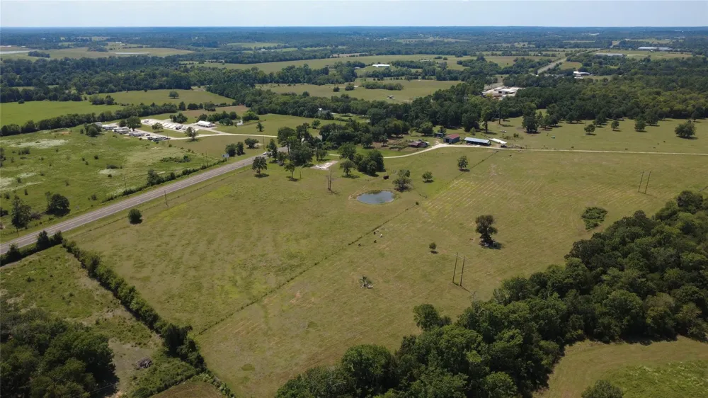 18121 Highway 105 E Plantersville, TX 77363