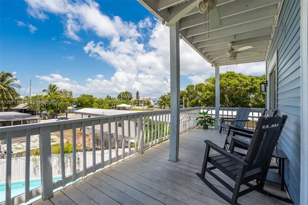 21 Mockingbird Rd Key Largo, FL 33037